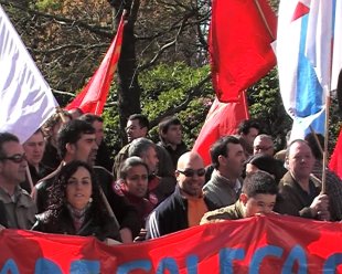 "A crise social, que a pague o capital" berraron os manifestantes