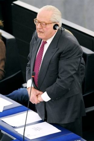 O líder da Front National, de 81 anos, o francés Jean-Marie Le Pen